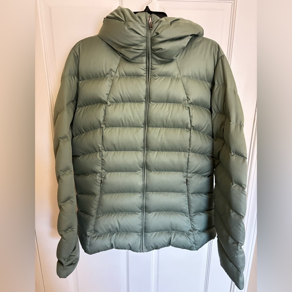Patagonia Down Women’s Jacket. Lg